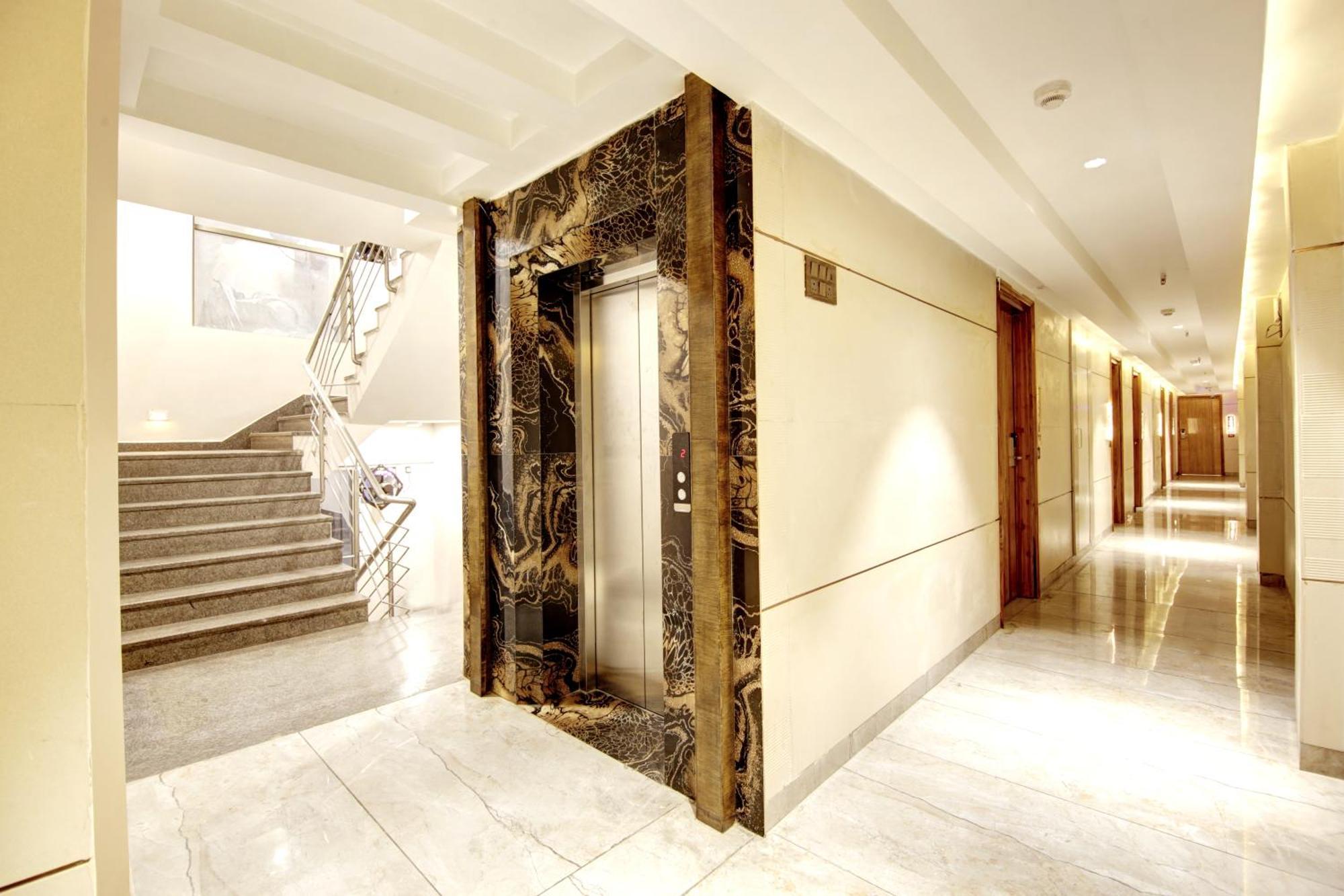 Hotel Krishna Plaza 'New Delhi' - By M S Hospitality Exterior photo
