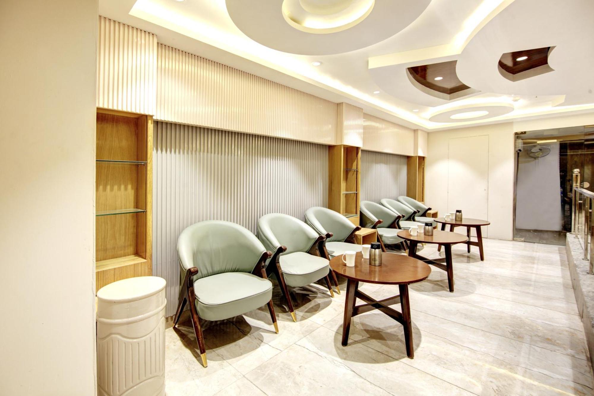 Hotel Krishna Plaza 'New Delhi' - By M S Hospitality Exterior photo