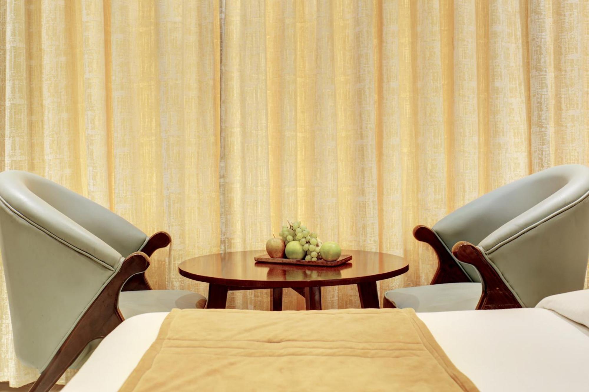 Hotel Krishna Plaza 'New Delhi' - By M S Hospitality Exterior photo