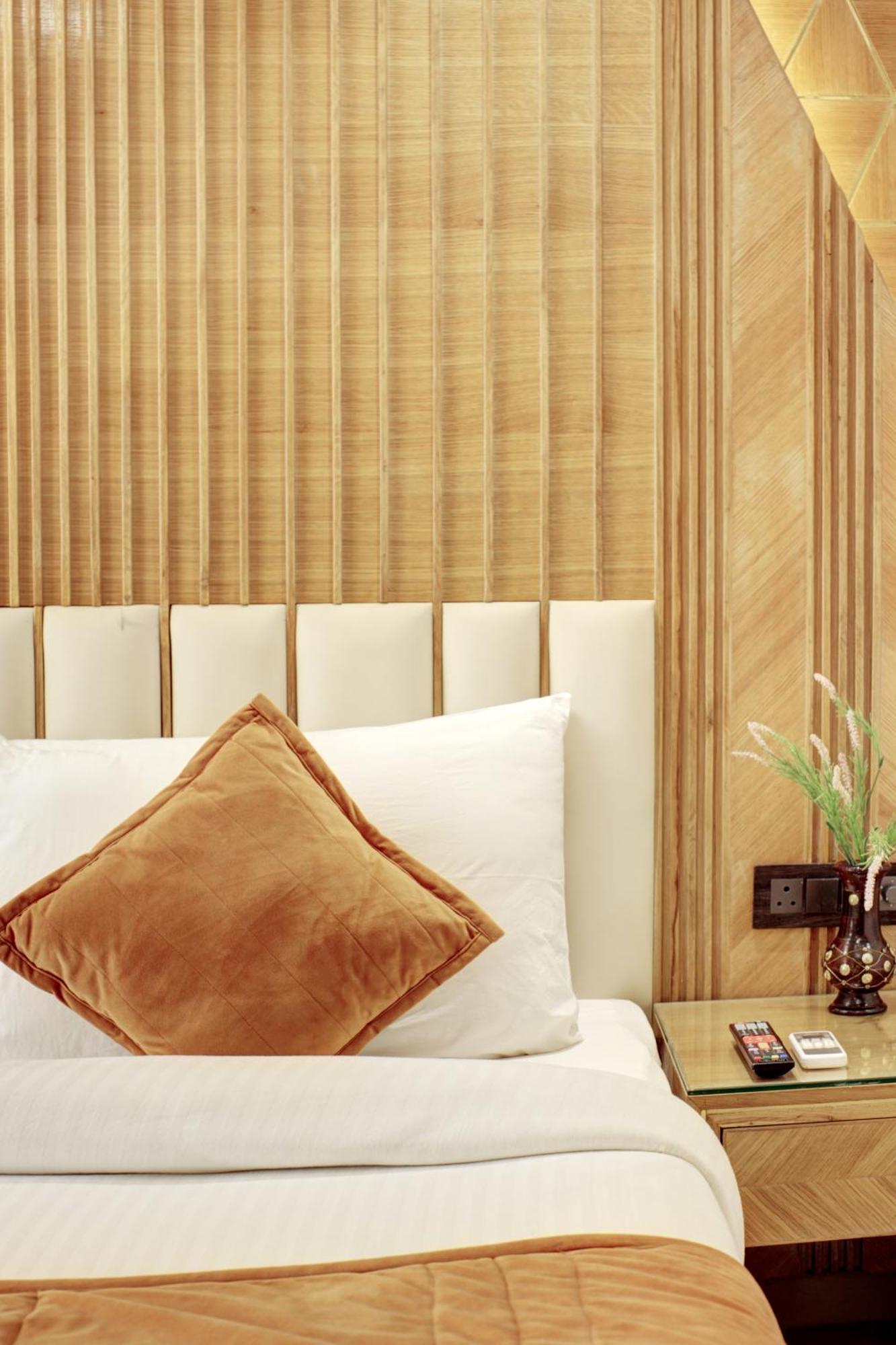 Hotel Krishna Plaza 'New Delhi' - By M S Hospitality Exterior photo