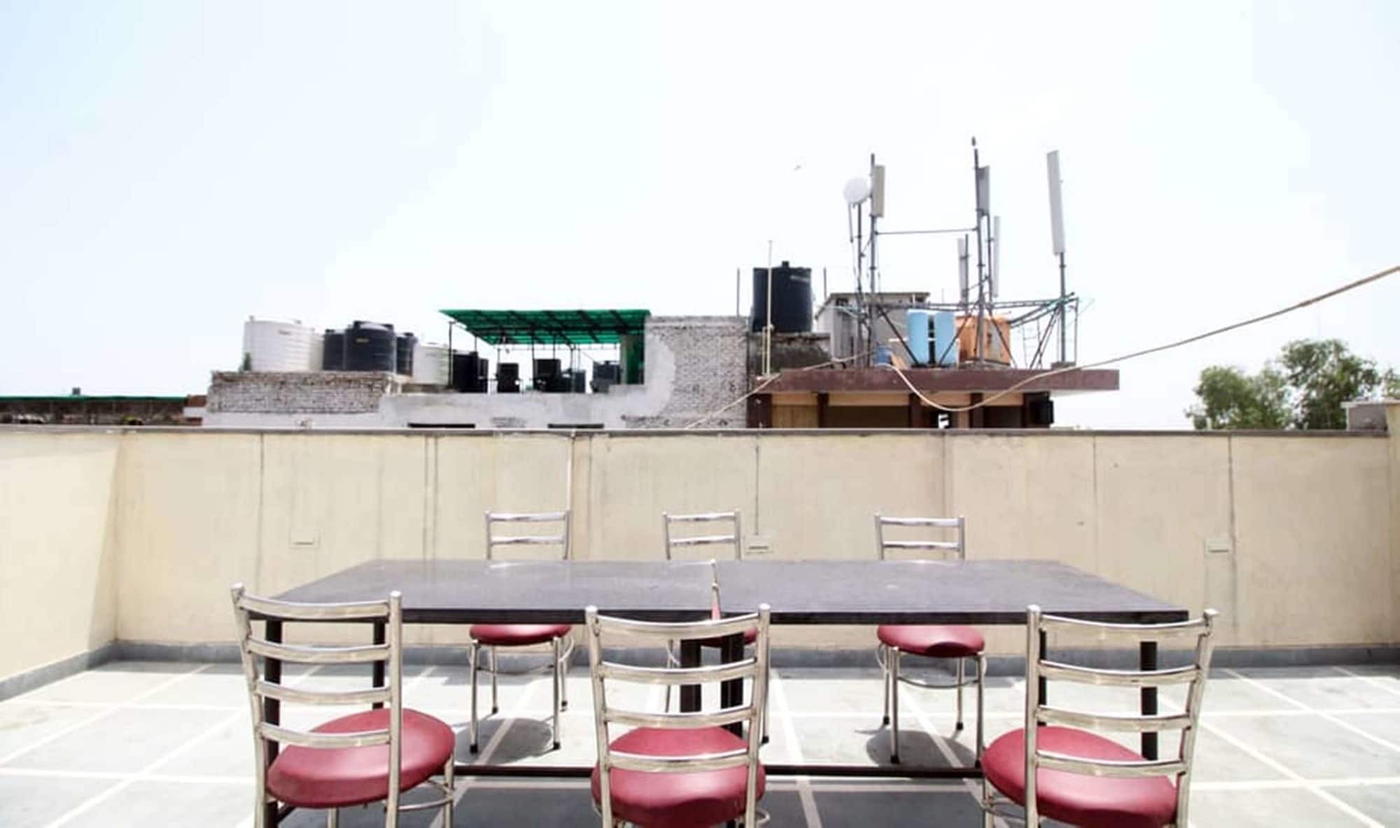 Hotel Krishna Plaza 'New Delhi' - By M S Hospitality Exterior photo